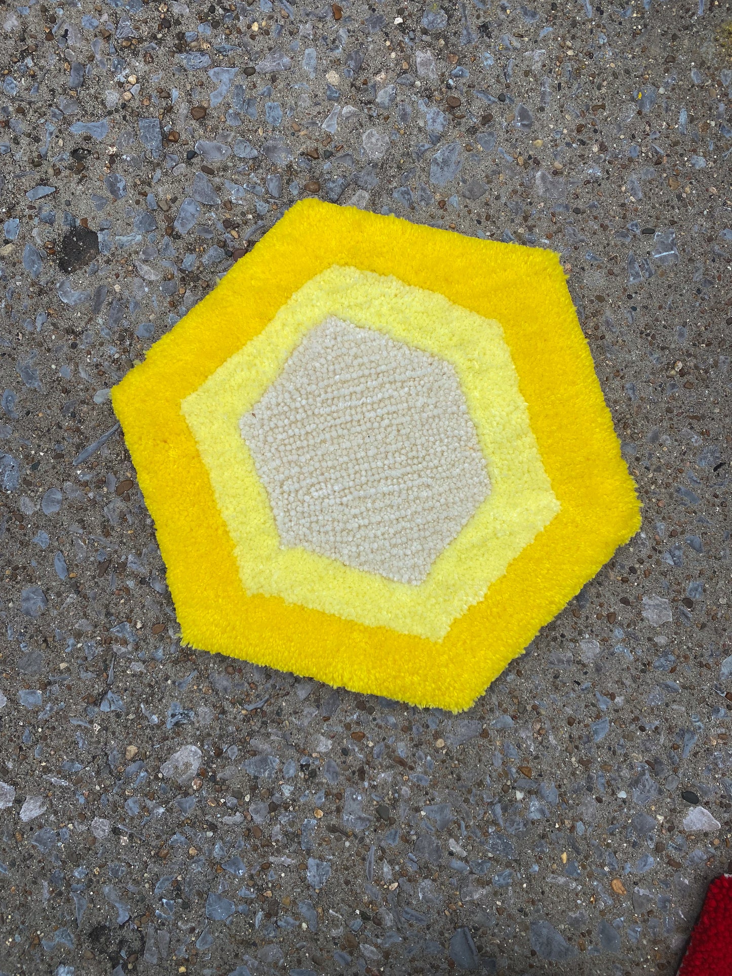 COLORFUL COMB RUG YELLOW