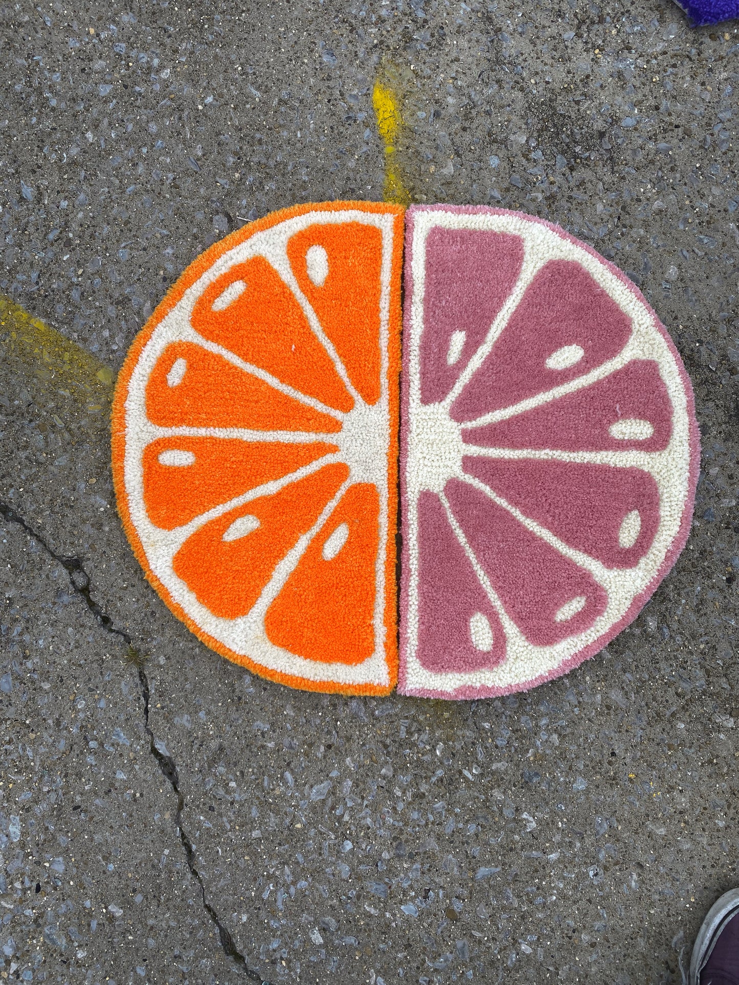 GRAPEFRUIT SLICE RUG