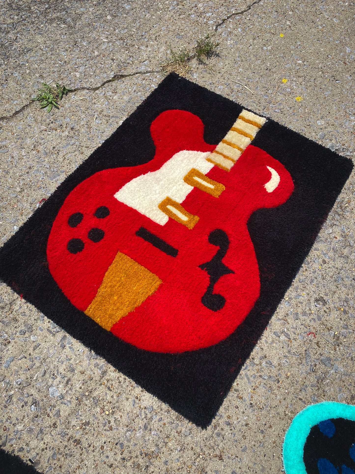 RED GUITAR RUG