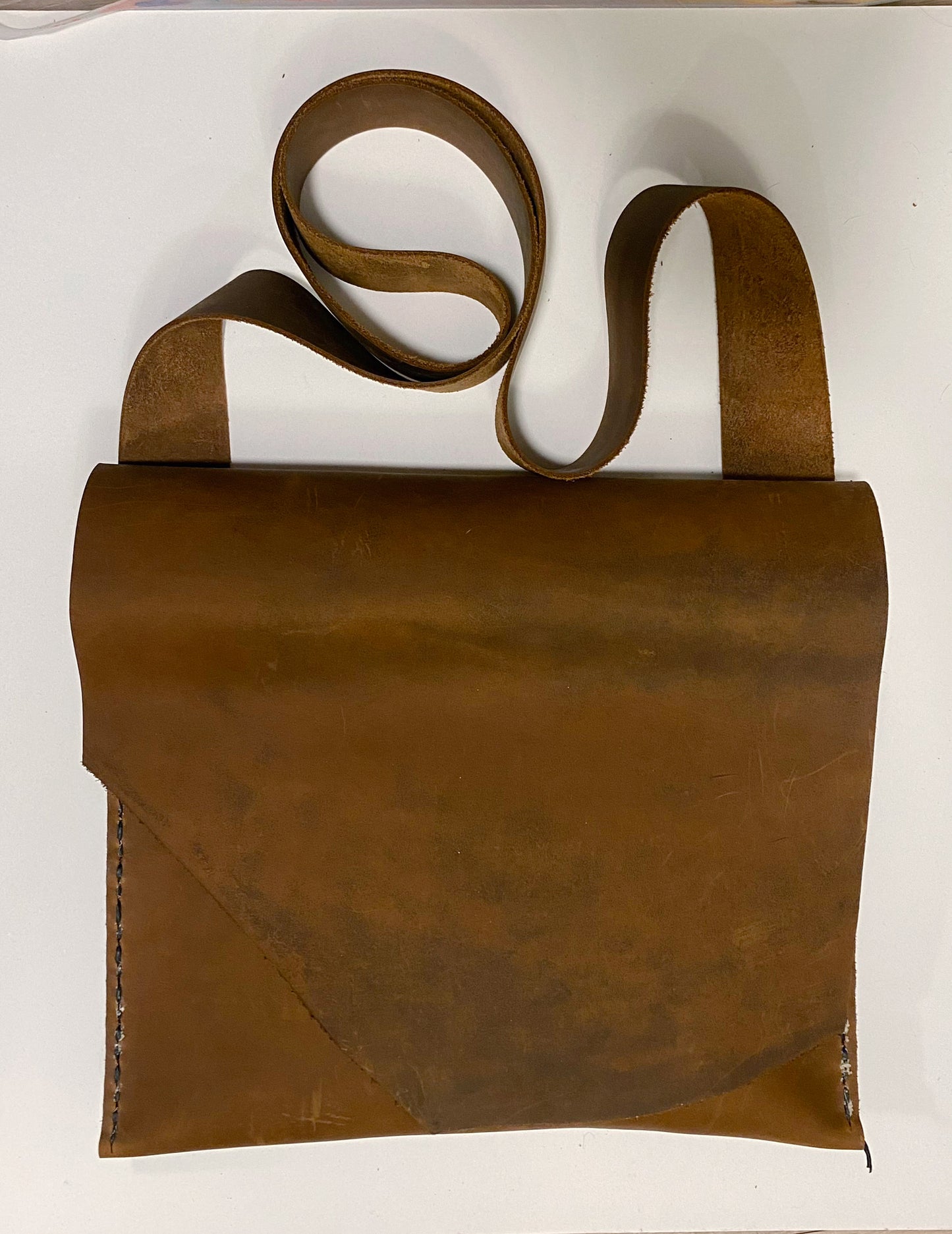 Hand stitched leather club bag 2